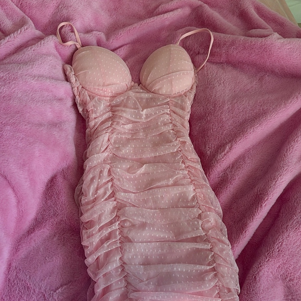 Pink bodycon dress